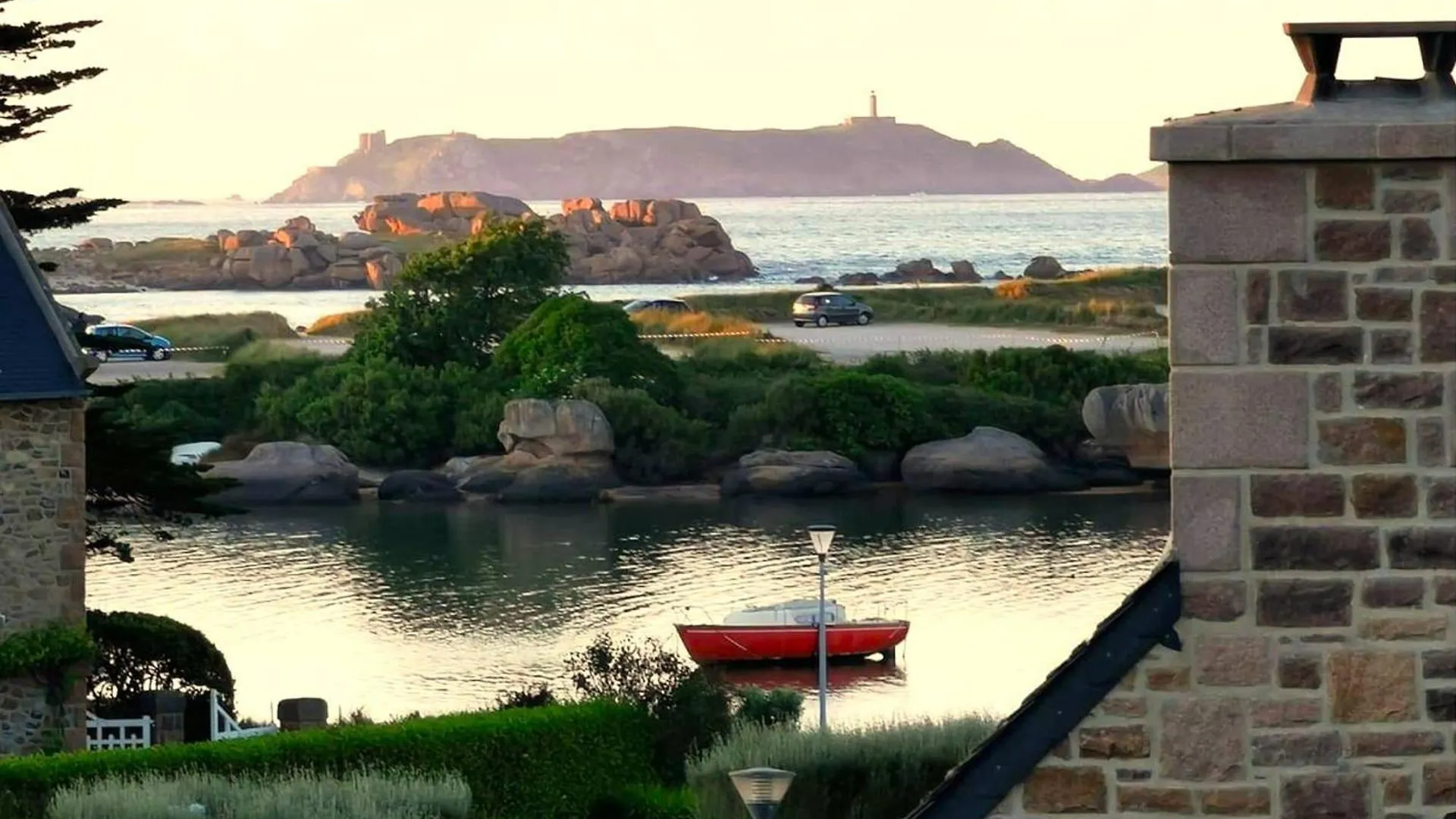 Maison Bretonne Renovee, Proche Mer, Plage Et Commerces A Tregastel, Avec Jardin Clos Et Wifi - Fr-1-368-6 France